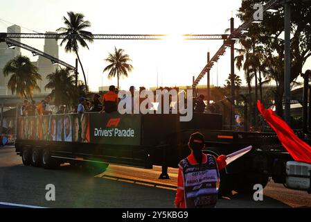 Singapur, Singapur. September 2024. Fahrerparade. 22.09.2024. Formel-1-Weltmeisterschaft, Rd 18, Grand Prix Von Singapur, Marina Bay Street Circuit, Singapur, Renntag. Das Foto sollte lauten: XPB/Alamy Live News. Stockfoto