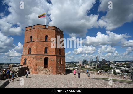 Vilnius, Litauen - 22. Juli 2024: Der Gediminas-Turm in Vilnius, Litauen Stockfoto