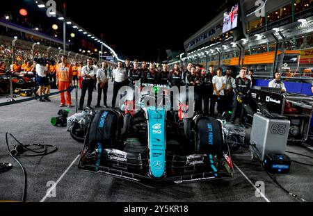 Singapur, Singapur. September 2024. Mercedes AMG F1 Team startete Gittermechaniker, Mecanicien, Mechaniker während des Formel 1 Grand Prix 2024, 18. Runde der Formel 1 Weltmeisterschaft 2024 vom 20. Bis 22. September 2024 auf dem Marina Bay Circuit in Singapur, Singapur - Foto DPPI Credit: DPPI Media/Alamy Live News Stockfoto