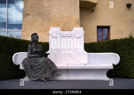 Bank mit Sissi Bronze Figur, Sissi Terrasse, Schloss Trauttmansdorff, Meran, Meran, Südtirol, Autonome Provinz Bozen, Italien, Europa Stockfoto