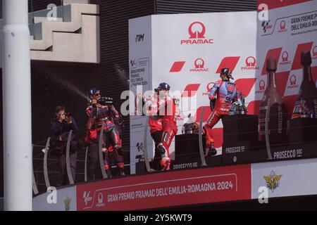 Vinales fuhr sein Aprilia-Bike am Ende des Emilia Romagna GP-Rennens in Italien Stockfoto