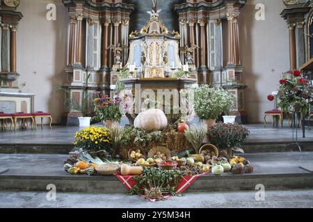 Erntefest in der Kirche in Trittenheim an der Mosel Stockfoto