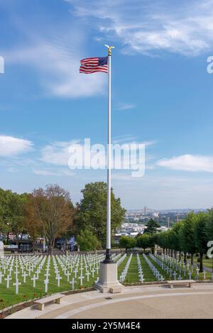 Amerikanischer Friedhof und Gedenkstätte in Suresnes, Frankreich. Der Friedhof ist die Ruhestätte von 1559 Amerikanern, die im 1. Weltkrieg starben und 24 unbekannte Tote des 2. Weltkriegs Stockfoto