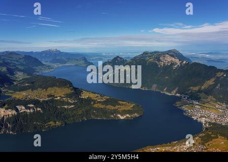 Panoramablick von Fronalpstock auf den Vierwaldstättersee in der Schweiz Stockfoto