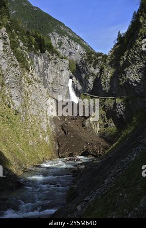 Simms Wasserfall bei Holzgau im Hoehenbachtal im Naturpark Lechtal, Österreich, Tirol, Simms Wasserfall im Naturpark Lechtal, Österreich, Ty Stockfoto