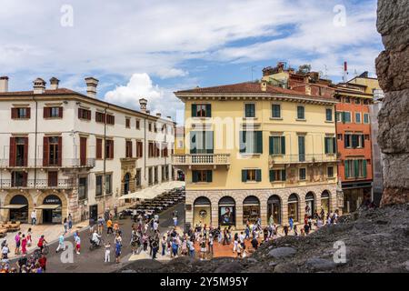 Panoramablick von der Arena auf die Altstadt von Verona in Italien Stockfoto