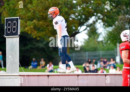 Weingarten, Deutschland. September 2024. Michael Mayer (3, WR, ifm Razorbacks Ravensburg) GER, ifm Ravensburg Razorbacks vs New Yorker Lions Braunschweig, American Football, GFL, Saison 2024, Playoffs, Viertelfinale, 22.09.2024, Eibner-Pressefoto/Florian Wolf Credit: dpa/Alamy Live News Stockfoto