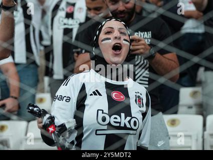 22. September 2024: Besiktas-Fans während eines Spiels der Türkei SÃ¼per Ligue, BeÅŸiktaÅŸ J. K gegen EyÃ¼pspor, im Besiktas-Stadion, Istanbul, Türkei. Ulrik Pedersen/CSM Stockfoto