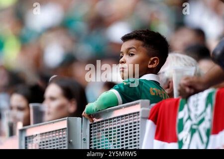 Brasilia, Brasilien. September 2024. Palmeiras-Fans, während des Spiels zwischen Vasco da Gama und Palmeiras, für die brasilianische Serie A 2024, im Mane Garrincha Stadium in Brasilia am 22. September 2024 Foto: Adalberto Marques/DiaEsportivo/Alamy Live News Credit: DiaEsportivo/Alamy Live News Stockfoto