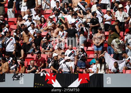 Brasilia, Brasilien. September 2024. Vasco da Gama Fans vor dem Spiel zwischen Vasco da Gama und Palmeiras für die brasilianische Serie A 2024 im Mane Garrincha Stadium in Brasilia am 22. September 2024 Foto: Adalberto Marques/DiaEsportivo/Alamy Live News Credit: DiaEsportivo/Alamy Live News Stockfoto