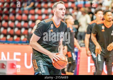 Chemnitz, Deutschland 22. September 2024: 1.BBL - 2024/2025 - Niners Chemnitz vs. Ratiopharm Ulm im Bild: Phillipp Herkenhoff (Ulm) Stockfoto