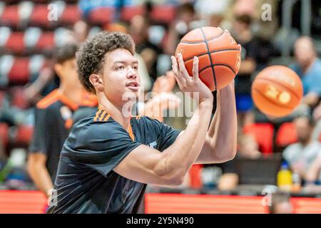 Chemnitz, Deutschland 22. September 2024: 1.BBL - 2024/2025 - Niners Chemnitz vs. Ratiopharm Ulm im Bild: Isaiah Roby (Ulm) Stockfoto