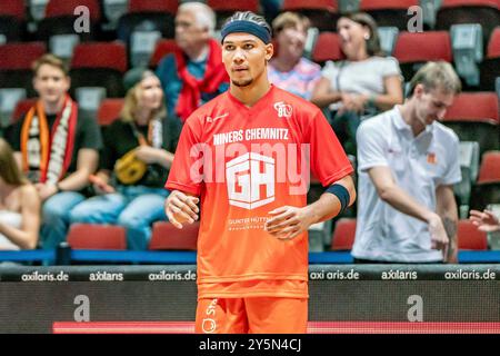 Chemnitz, Deutschland 22. September 2024: 1.BBL - 2024/2025 - Niners Chemnitz vs. Ratiopharm Ulm im Bild: NicholasTischler (Chemnitz) Stockfoto