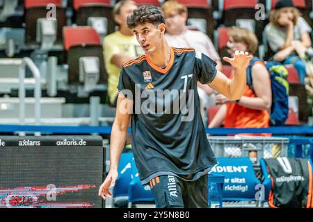 Chemnitz, Deutschland 22. September 2024: 1.BBL - 2024/2025 - Niners Chemnitz vs. Ratiopharm Ulm im Bild: Ben Saraf (Ulm) Stockfoto