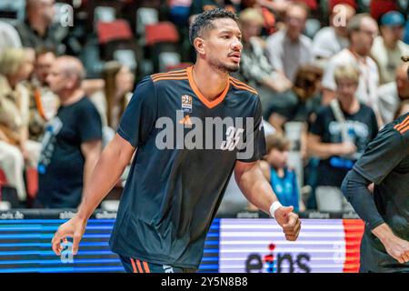 Chemnitz, Deutschland 22. September 2024: 1.BBL - 2024/2025 - Niners Chemnitz vs. Ratiopharm Ulm im Bild: Karim Jallow (Ulm) Stockfoto