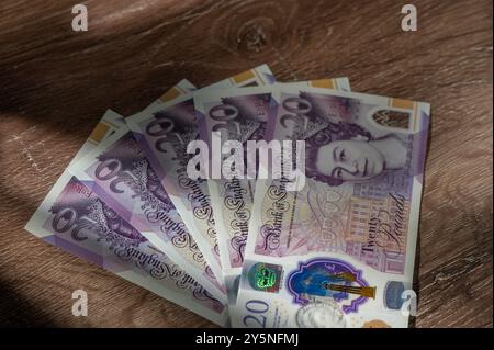 Britische Währung – Nahaufnahme der neuen 5-Pfund-Note aus 2016 Polymer mit verbesserter Fälschungssicherheit. Stockfoto
