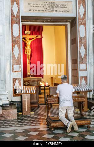 Messina Sizilien Italien, Zona pedonale, Piazza Duomo, Kathedrale von Messina, Duomo di Messina, Basilika Cathedrale Metropolitana di Santa Maria Assunta, römischer Katheter Stockfoto