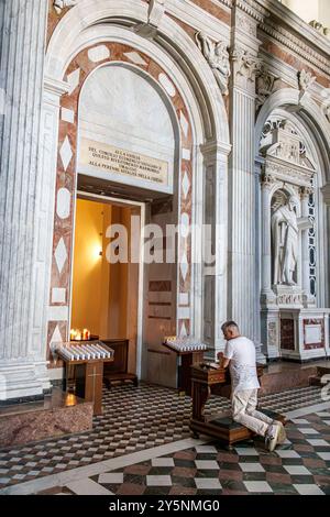 Messina Sizilien Italien, Zona pedonale, Piazza Duomo, Kathedrale von Messina, Duomo di Messina, Basilika Cathedrale Metropolitana di Santa Maria Assunta, römischer Katheter Stockfoto