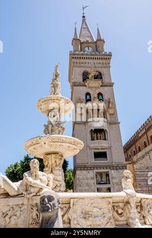 Messina Sizilien Italien, Zona pedonale, Piazza Duomo, Orion Marmorbrunnen Fontana d'Orione, entworfen von Giovanni Angelo Montorsoli, Außenansicht, Messina Stockfoto