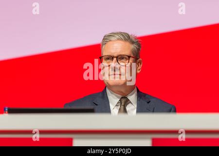 Liverpool, Großbritannien. SEPTEMBER 2024. Sir Keir Starmer sieht Angela Rayners Rede auf der Labour Party Konferenz. Credit Milo Chandler/Alamy Live News Stockfoto