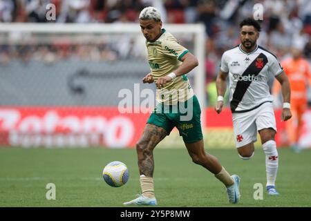 Brasilia, Brasilien. September 2024. Richard Rios aus Palmeiras kontrolliert den Ball während des Spiels zwischen Vasco da Gama und Palmeiras für die brasilianische Serie A 2024 im Mane Garrincha Stadium in Brasilia am 22. September 2024 Foto: Adalberto Marques/DiaEsportivo/Alamy Live News Credit: DiaEsportivo/Alamy Live News Stockfoto