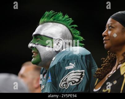 New Orleans, Usa. September 2024. Philadelphia Eagles Fans sehen das Spiel mit den New Orleans Saints im Caesars Superdome in New Orleans am Sonntag, den 22. September 2024. Foto: AJ Sisco/UPI. Quelle: UPI/Alamy Live News Stockfoto