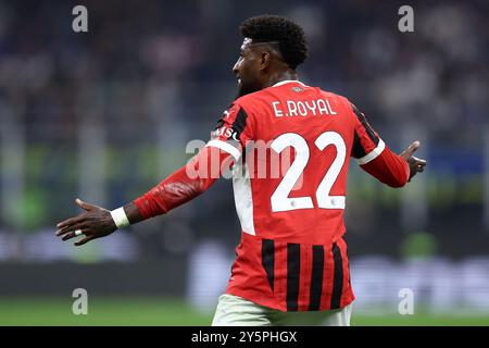 Mailand, Italien. September 2024. Emerson Royal vom AC Milan Gesten während des Spiels der Serie A zwischen dem FC Internazionale und dem AC Milan im Stadio Giuseppe Meazza am 22. September 2024 in Mailand Italien. Quelle: Marco Canoniero/Alamy Live News Stockfoto