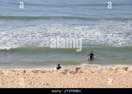 Die Atlantikküste am Lacanau-Ocean im Medoc in Gironde im Südwesten Frankreichs. Lacanau-Océan, Médoc, Gironde, Nouvelle Aquitaine, Fran Stockfoto