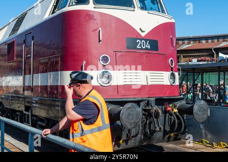 Berlin, 22. September 2024: Ein Eisenbahnfest findet im Bahnbetriebswerk Schöneweide statt. Stockfoto