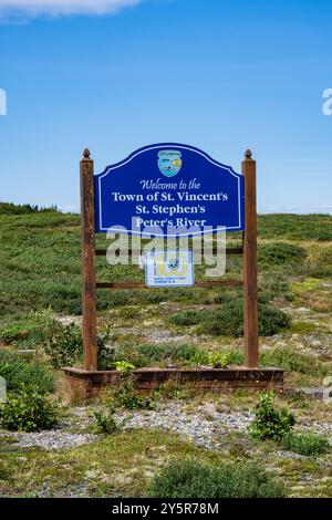 Willkommen in der Stadt St. Vincent's-St. Stephen's-Peter's River Schild auf NL 10 in Neufundland & Labrador, Kanada Stockfoto