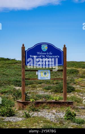 Willkommen in der Stadt St. Vincent's-St. Stephen's-Peter's River Schild auf NL 10 in Neufundland & Labrador, Kanada Stockfoto