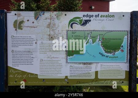 Informationsschild am Rand der Avalon Heritage Coast auf NL 10 in Portugal Cove South, Neufundland & Labrador, Kanada Stockfoto