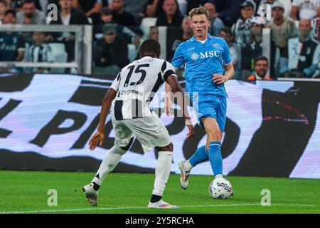 Turin, Italien. September 2024. Scott Francis McTominay vom SSC Napoli wurde 2024/25 während des Fußballspiels der Serie A zwischen Juventus FC und SSC Napoli im Allianz Stadium in Aktion gesehen. FINAL SCOREJuventus 0 | 0 Neapel (Foto: Fabrizio Carabelli/SOPA Images/SIPA USA) Credit: SIPA USA/Alamy Live News Stockfoto