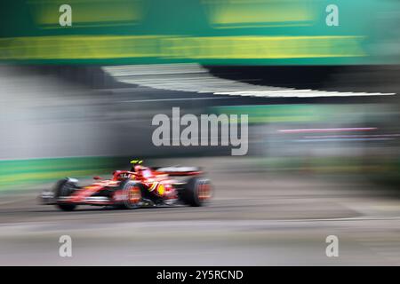 Singapur, Singapur. September 2024. Rennstrecke von Singapur #55 Carlos Sainz ESP) Scuderia Ferrari ITA) Ferrari SF-243, während des Formel-1-Grand Prix von Singapur 2024, 18. Runde der Formel-1-Weltmeisterschaft 2024 vom 20. Bis 22. September 2024 auf dem Singapore Circuit. (Philippe Nanchino/SPP) Credit: SPP Sport Press Photo. /Alamy Live News Stockfoto