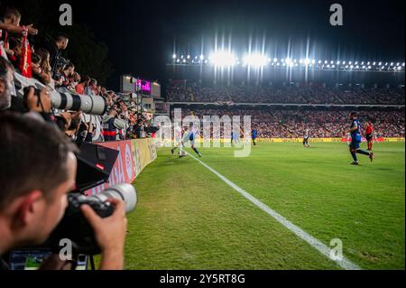 Madrid, Madrid, Spanien. September 2024. Eine allgemeine Ansicht des Stadions während des Fußballspiels La Liga EA Sports 2024/25 zwischen Rayo Vallecano und Atletico de Madrid am 22. September 2024 in Madrid. (Kreditbild: © Alberto Gardin/ZUMA Press Wire) NUR REDAKTIONELLE VERWENDUNG! Nicht für kommerzielle ZWECKE! Stockfoto