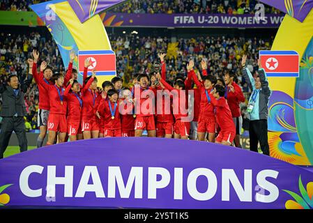 Bogota, Kolumbien. September 2024. Die nordkoreanischen Spieler feiern den Titel nach dem Spiel zwischen Nordkorea und Japan im Finale der FIFA U-20-Frauen-Weltmeisterschaft Kolumbien 2024 im El Campin Stadium am 22. Sonntag. 30761 (Julian Medina/SPP) Credit: SPP Sport Press Photo. /Alamy Live News Stockfoto