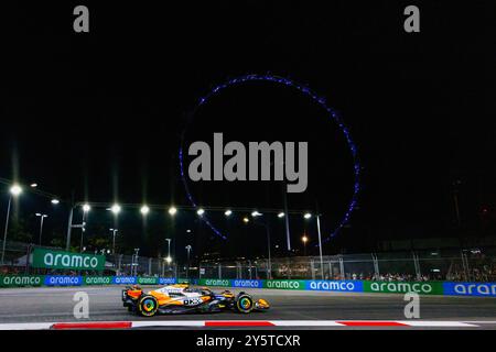 Singapur, Singapur. September 2024. Lando Norris aus Großbritannien fährt den (4) McLaren MCL37 während des F1 Grand Prix von Singapur auf dem Marina Bay Street Circuit. (Foto: George Hitchens/SOPA Images/SIPA USA) Credit: SIPA USA/Alamy Live News Stockfoto