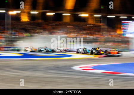 Singapur, Singapur. September 2024. Der Beginn des F1 Grand Prix Singapur am Marina Bay Street Circuit. (Foto: George Hitchens/SOPA Images/SIPA USA) Credit: SIPA USA/Alamy Live News Stockfoto