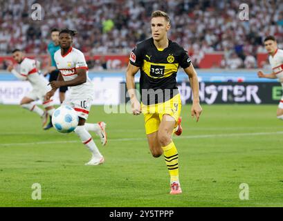 Stuttgart, Deutschland. September 2024. im Bild: Nico Schlotterbeck (Borussia Dortmund, 4), 22.09.2024, Fussball, 1. Bundesliga, 4. Spieltag, VfB Stuttgart - Borussia Dortmund, GER, Stuttgart, MHPArena, DFL-VORSCHRIFTEN VERBIETEN JEDE VERWENDUNG VON FOTOGRAFIEN ALS BILDSEQUENZEN UND/ODER QUASI-VIDEO. Quelle: dpa/Alamy Live News Stockfoto