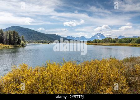 Die Gipfel des Tetons-Gebirges hinter dem Jackson Lake im Grand Teton National Park, Wyoming USA Stockfoto