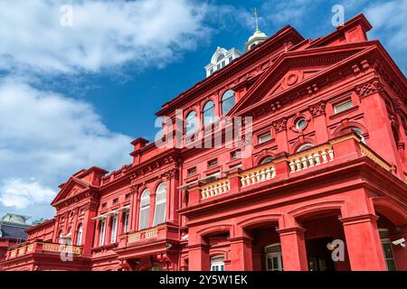 Das Rote Haus, Sitz des Parlaments von Trinidad und Tobago im Hafen von Spanien. Trinidad und Tobago ist das südlichste Inselland der Karibik Stockfoto