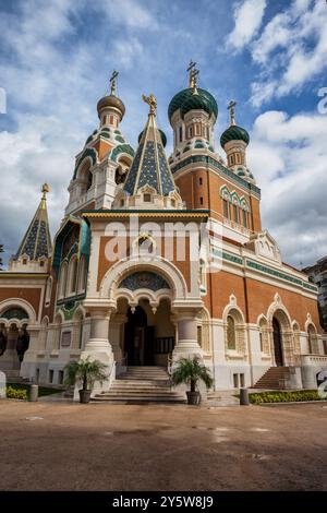 Russisch-orthodoxe Kathedrale des Heiligen Nikolaus in Nizza, Frankreich. Neobyzantinische Architektur, Wahrzeichen der Stadt. Stockfoto