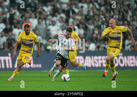 22. September 2024: Rafa von Besiktas kontrolliert den Ball während eines Spiels der Türkei SÃ¼per Ligue, BeÅŸiktaÅŸ J. K gegen EyÃ¼pspor, im Besiktas-Stadion, Istanbul, Türkei. Ulrik Pedersen/CSM Stockfoto