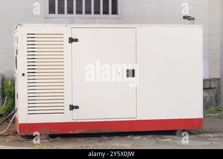 Notstromversorgung. Dieselgenerator für Notstromversorgung. Notstromversorgung des Generators. Industrieller Generator. Stockfoto