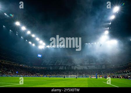 Mailand, Italie. September 2024. Choreografie AC Mailand Fans beim italienischen Meisterschaftsspiel Serie A zwischen FC Internazionale und AC Mailand am 22. September 2024 in Giuseppe Meazza in Mailand - Foto Morgese-Rossini/DPPI Credit: DPPI Media/Alamy Live News Stockfoto