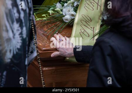 Mailand, Italien. September 2024. Funerali Paola MarellaMilano - Italia - Cronaca - Luned&#xec;, 23 Settembre, 2024 (Foto di Marco Ottico/Lapresse) Beerdigung von Paola Marella Mailand, Italien - Nachrichten - Montag, 23. September 2024 (Foto: Marco Ottico/Lapresse) Credit: LaPresse/Alamy Live News Stockfoto