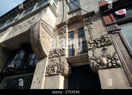 Nahaufnahme von dekorativen Details über Fastolff House, Great Yarmouth, Stockfoto