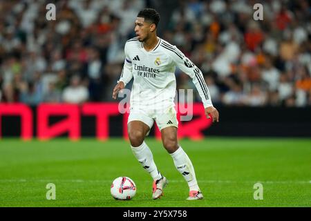 Madrid, Spanien. September 2024. Jude Bellingham von Real Madrid CF spielte am 21. September 2024 im Santiago Bernabeu Stadion während des La Liga EA Sports Matches zwischen Real Madrid und RCD Espanyol. (Foto von Juan Perez/PRESSINPHOTO) Credit: PRESSINPHOTO SPORTS AGENCY/Alamy Live News Stockfoto