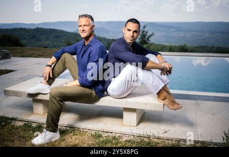 Oprtalj, 210824. Ralph Schumacher, ehemaliger Formel-1-Fahrer, Traubenernte und Weinkellerei. Auf dem Foto: Ralf Schumacher und seine Partnerin Etienne Bousquet-Cassagne. Foto: Vedran Peteh / CROPIX Copyright: XxVedranxPetehx schumacher oprtalj33-210824 Stockfoto