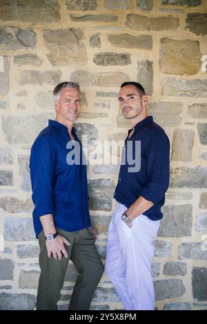 Oprtalj, 210824. Ralph Schumacher, ehemaliger Formel-1-Fahrer, Traubenernte und Weinkellerei. Auf dem Foto: Ralf Schumacher und seine Partnerin Etienne Bousquet-Cassagne. Foto: Vedran Peteh / CROPIX Copyright: XxVedranxPetehx schumacher oprtalj34-210824 Stockfoto